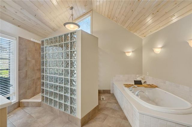 16221 NE 116TH Street, Liberty, MO 64068