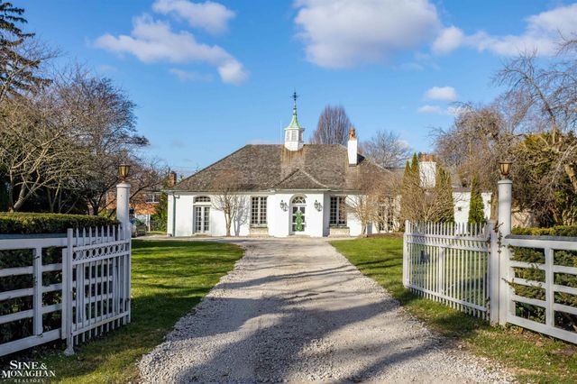 29 Fisher Road, Grosse Pointe, MI 48230