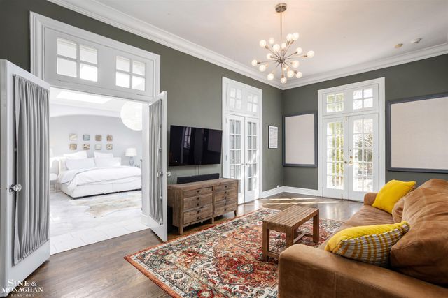 29 Fisher Road, Grosse Pointe, MI 48230