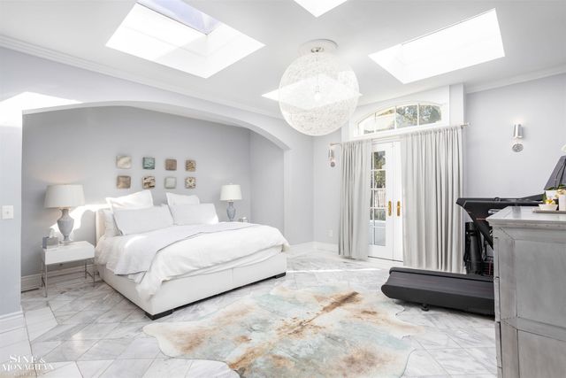 29 Fisher Road, Grosse Pointe, MI 48230