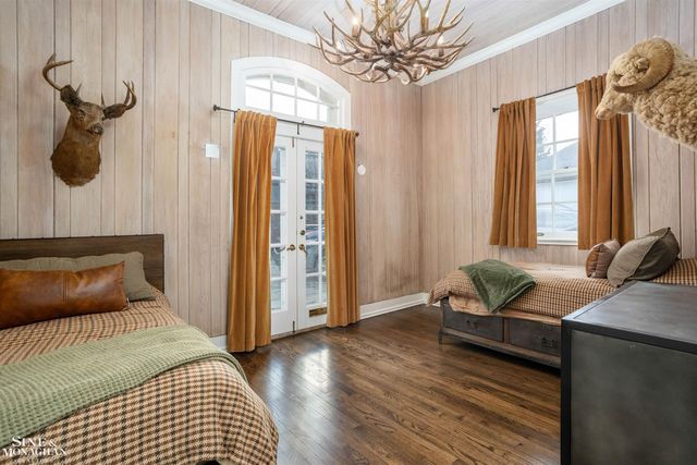 29 Fisher Road, Grosse Pointe, MI 48230