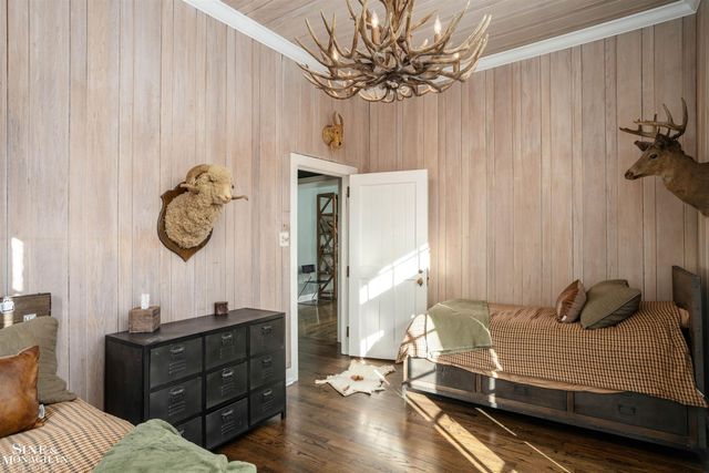 29 Fisher Road, Grosse Pointe, MI 48230