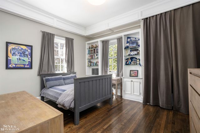 29 Fisher Road, Grosse Pointe, MI 48230