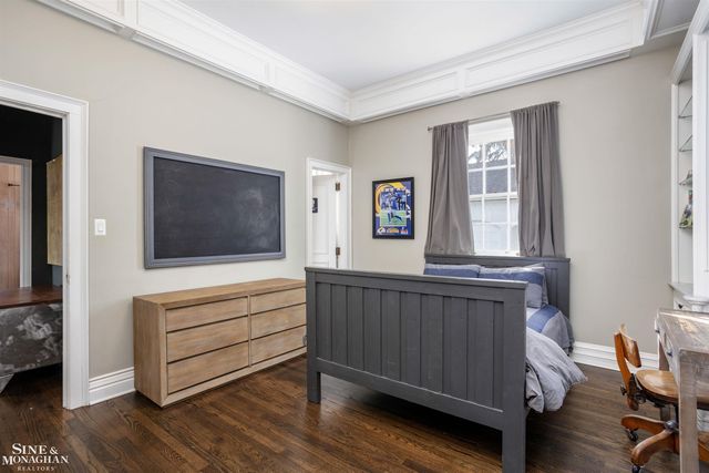 29 Fisher Road, Grosse Pointe, MI 48230