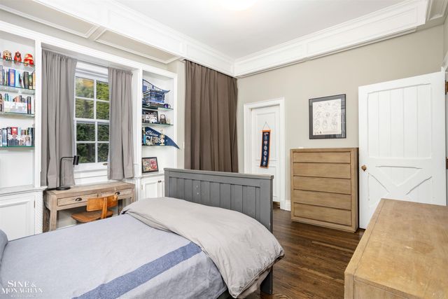 29 Fisher Road, Grosse Pointe, MI 48230