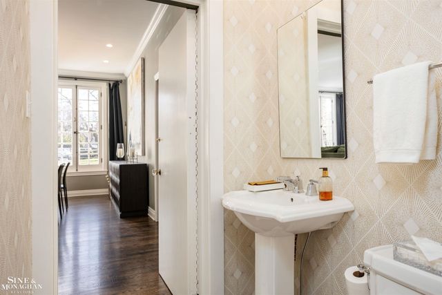 29 Fisher Road, Grosse Pointe, MI 48230