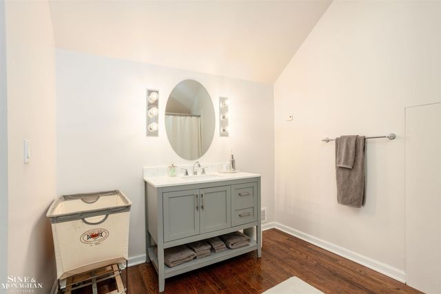 29 Fisher Road, Grosse Pointe, MI 48230