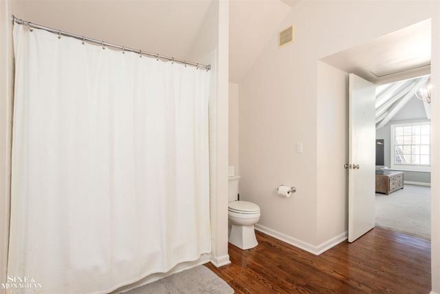 29 Fisher Road, Grosse Pointe, MI 48230