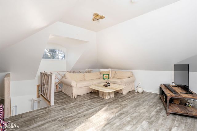 29 Fisher Road, Grosse Pointe, MI 48230