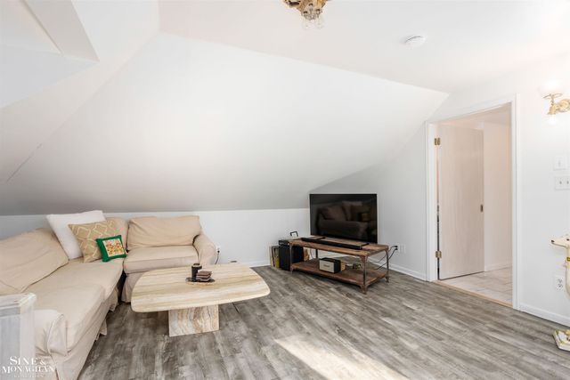 29 Fisher Road, Grosse Pointe, MI 48230