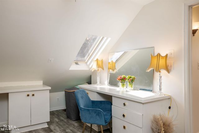 29 Fisher Road, Grosse Pointe, MI 48230