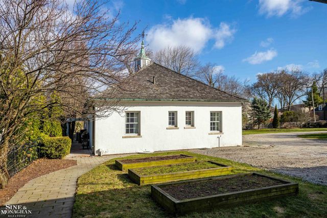 29 Fisher Road, Grosse Pointe, MI 48230