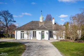 29 Fisher Road, Grosse Pointe, MI 48230