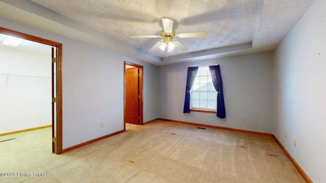 11316 Ashbrooke Gardens Dr, Louisville, KY 40229