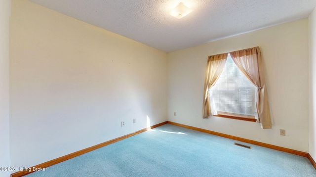 11316 Ashbrooke Gardens Dr, Louisville, KY 40229