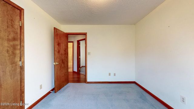 11316 Ashbrooke Gardens Dr, Louisville, KY 40229