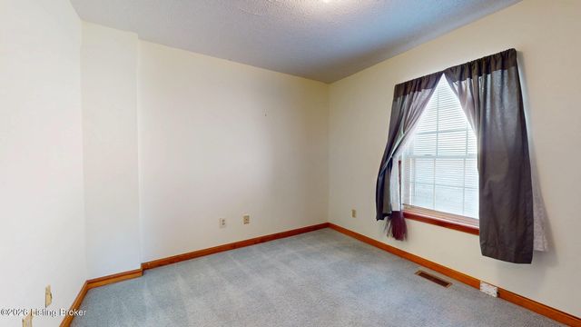 11316 Ashbrooke Gardens Dr, Louisville, KY 40229