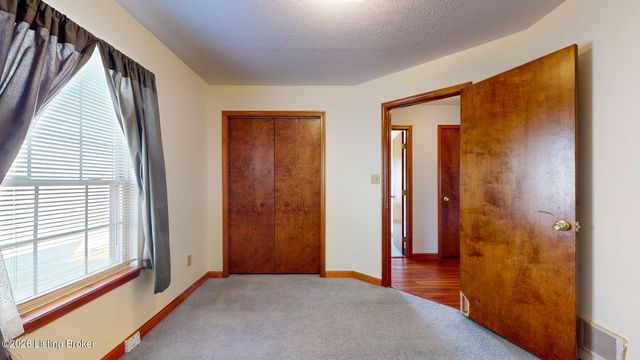 11316 Ashbrooke Gardens Dr, Louisville, KY 40229