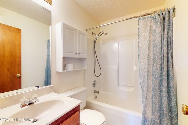 11316 Ashbrooke Gardens Dr, Louisville, KY 40229