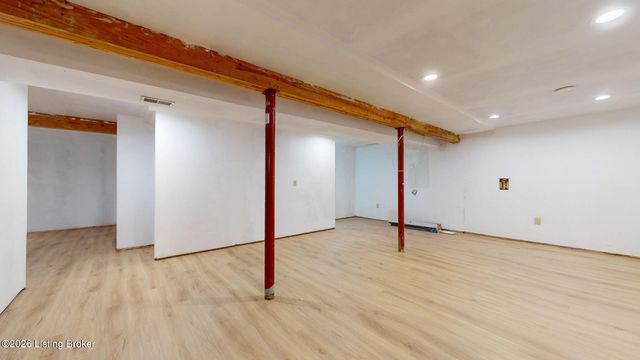 11316 Ashbrooke Gardens Dr, Louisville, KY 40229