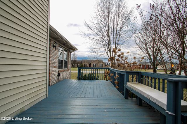 11316 Ashbrooke Gardens Dr, Louisville, KY 40229