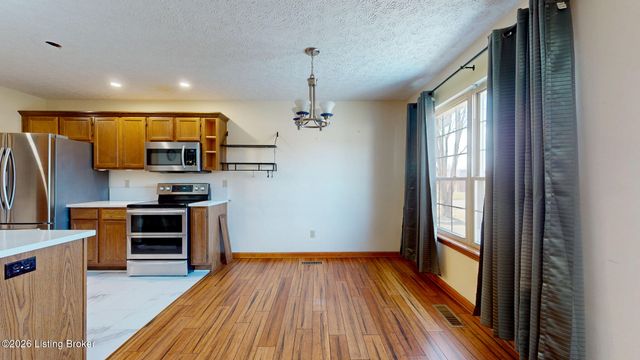 11316 Ashbrooke Gardens Dr, Louisville, KY 40229