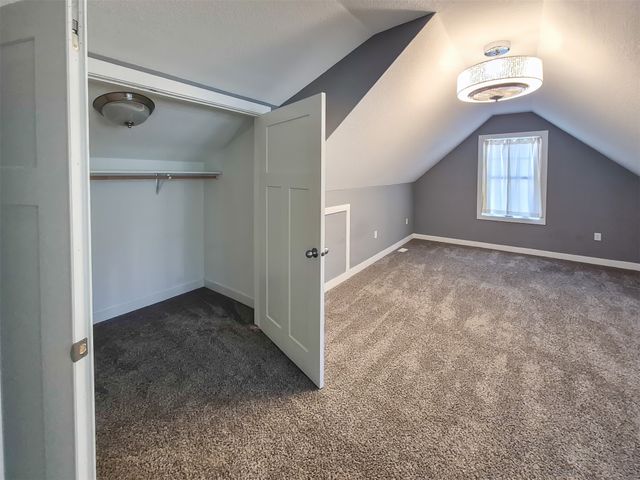 2406 Woodland Avenue, Des Moines, IA 50312