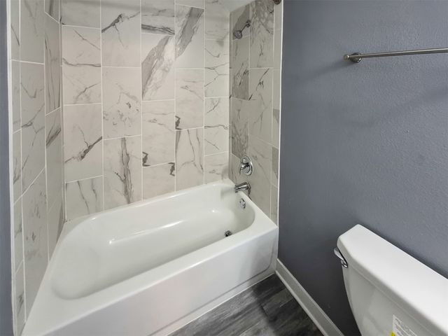 2406 Woodland Avenue, Des Moines, IA 50312