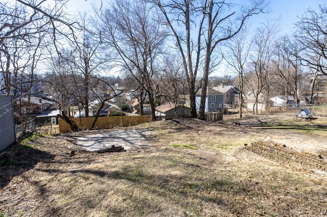 2406 Woodland Avenue, Des Moines, IA 50312