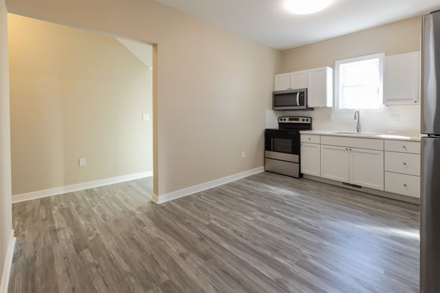 2406 Woodland Avenue, Des Moines, IA 50312