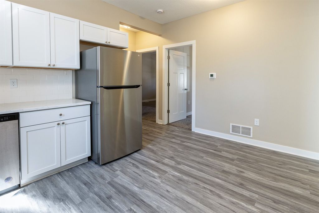 2406 Woodland Avenue, Des Moines, IA 50312