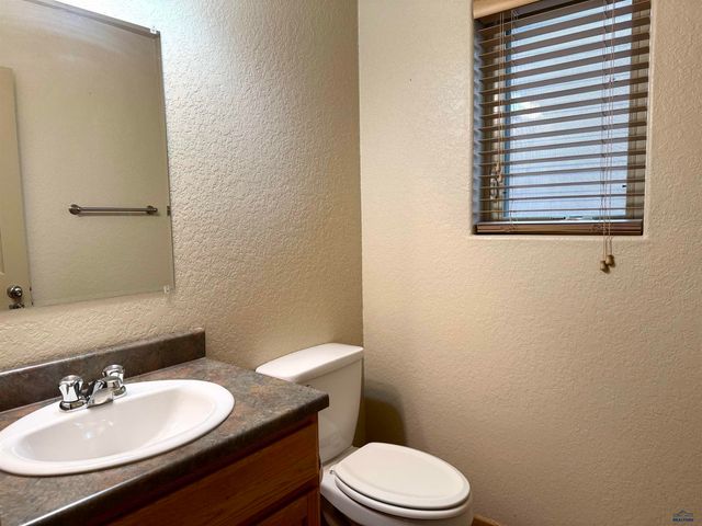 1248 FAIRBANKS DR, Box Elder, SD 57719