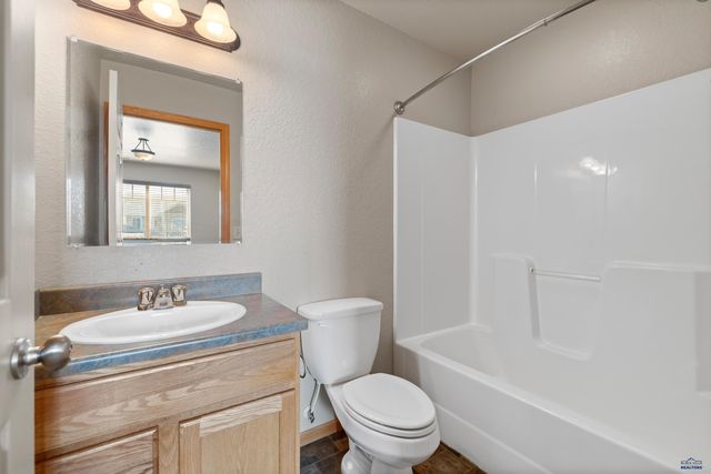 1248 FAIRBANKS DR, Box Elder, SD 57719