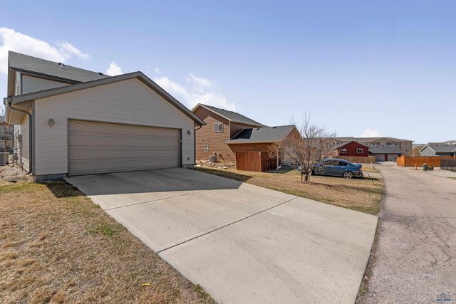 1248 FAIRBANKS DR, Box Elder, SD 57719