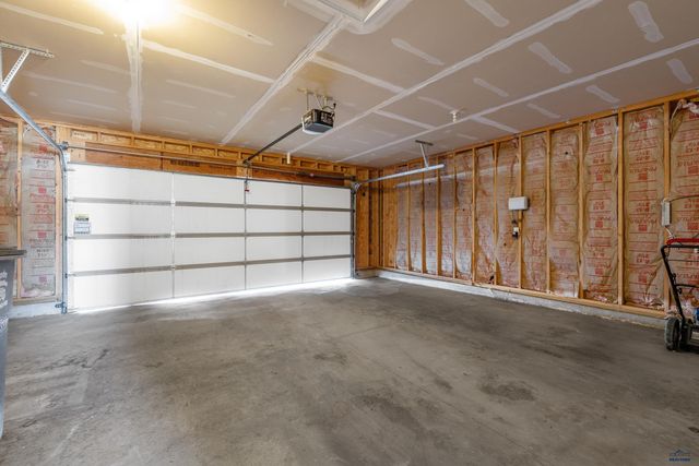 1248 FAIRBANKS DR, Box Elder, SD 57719