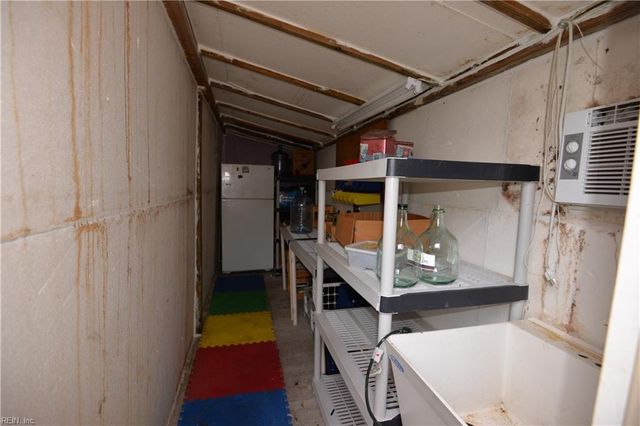 2011 Holladay ST, Portsmouth, VA 23704