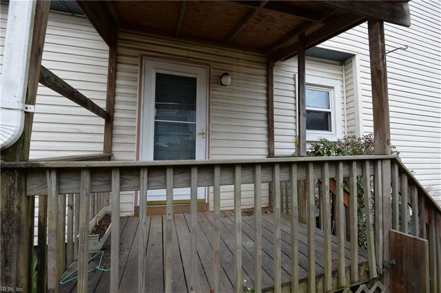 2011 Holladay ST, Portsmouth, VA 23704