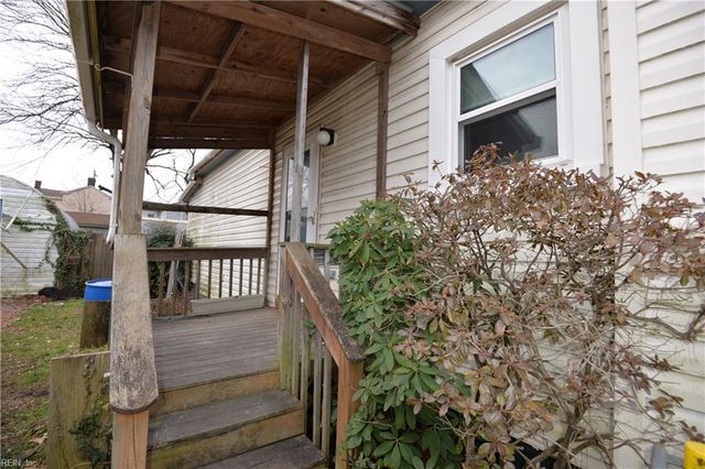 2011 Holladay ST, Portsmouth, VA 23704