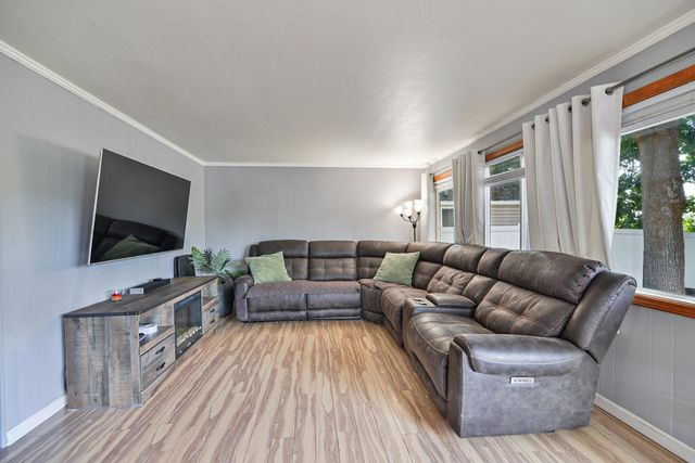 5925 N Ridgeview Pl, Spokane, WA 99205