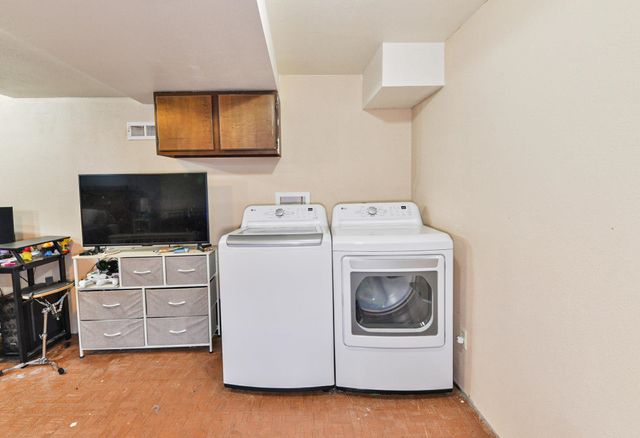 5925 N Ridgeview Pl, Spokane, WA 99205