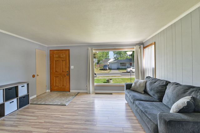 5925 N Ridgeview Pl, Spokane, WA 99205
