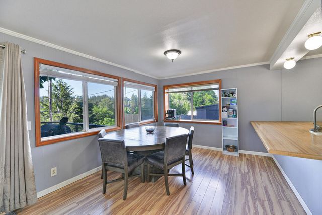 5925 N Ridgeview Pl, Spokane, WA 99205