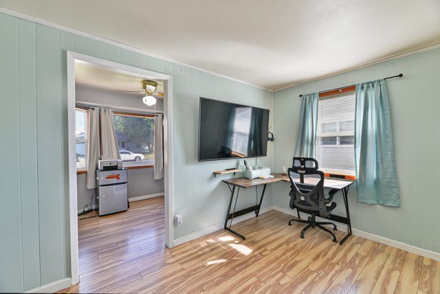 5925 N Ridgeview Pl, Spokane, WA 99205