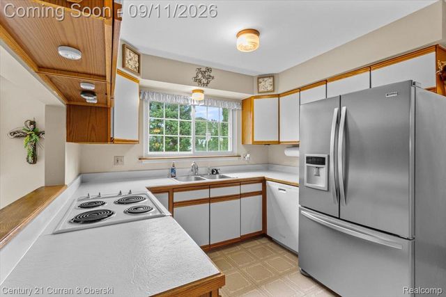 31613 Grennada Street, Livonia, MI 48154