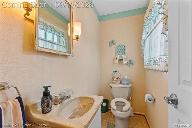 31613 Grennada Street, Livonia, MI 48154