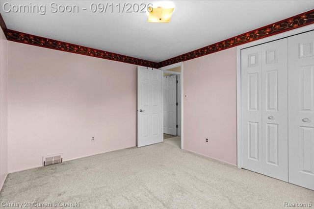 31613 Grennada Street, Livonia, MI 48154