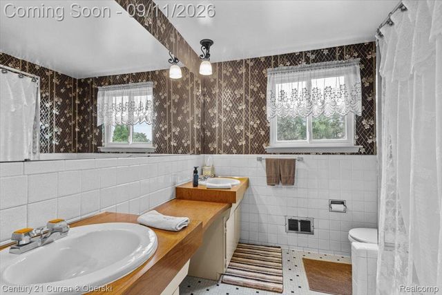 31613 Grennada Street, Livonia, MI 48154