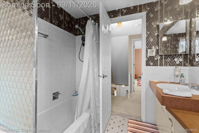 31613 Grennada Street, Livonia, MI 48154