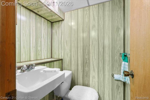 31613 Grennada Street, Livonia, MI 48154