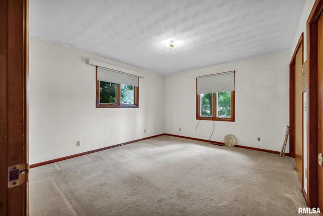 4330 S Banbury Cove, Mapleton, IL 61547